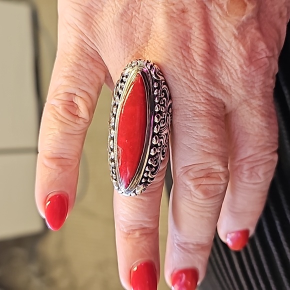 Silver ring with red coral - Picture 2 of 5